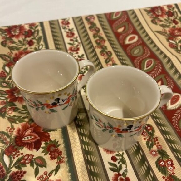 HOLIDAY🎄🎄DISNEY BY LENOX 2 Mickey Mouse Holly Gold Rim MUGS - Picture 4 of 7